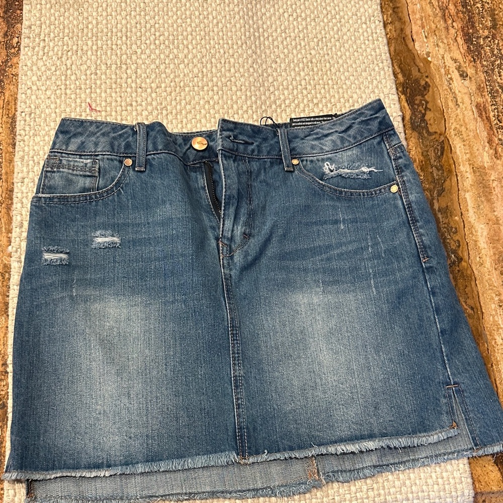 1822 Denim Distressed Blue Mini Skirt